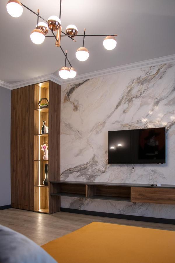 Royal 2 Apartments On Shevchenka 38 Str Lviv Ngoại thất bức ảnh