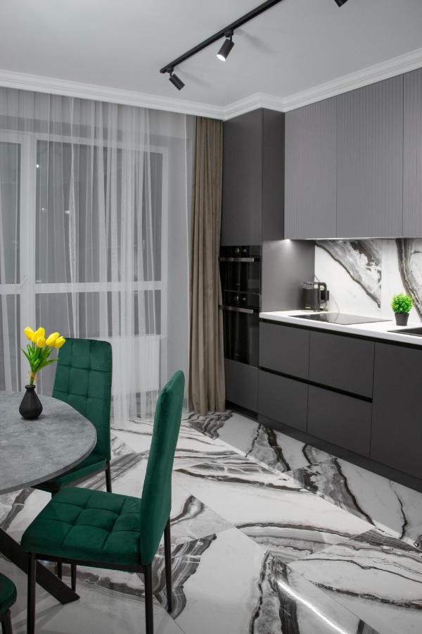 Royal 2 Apartments On Shevchenka 38 Str Lviv Ngoại thất bức ảnh