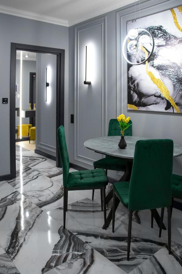 Royal 2 Apartments On Shevchenka 38 Str Lviv Ngoại thất bức ảnh