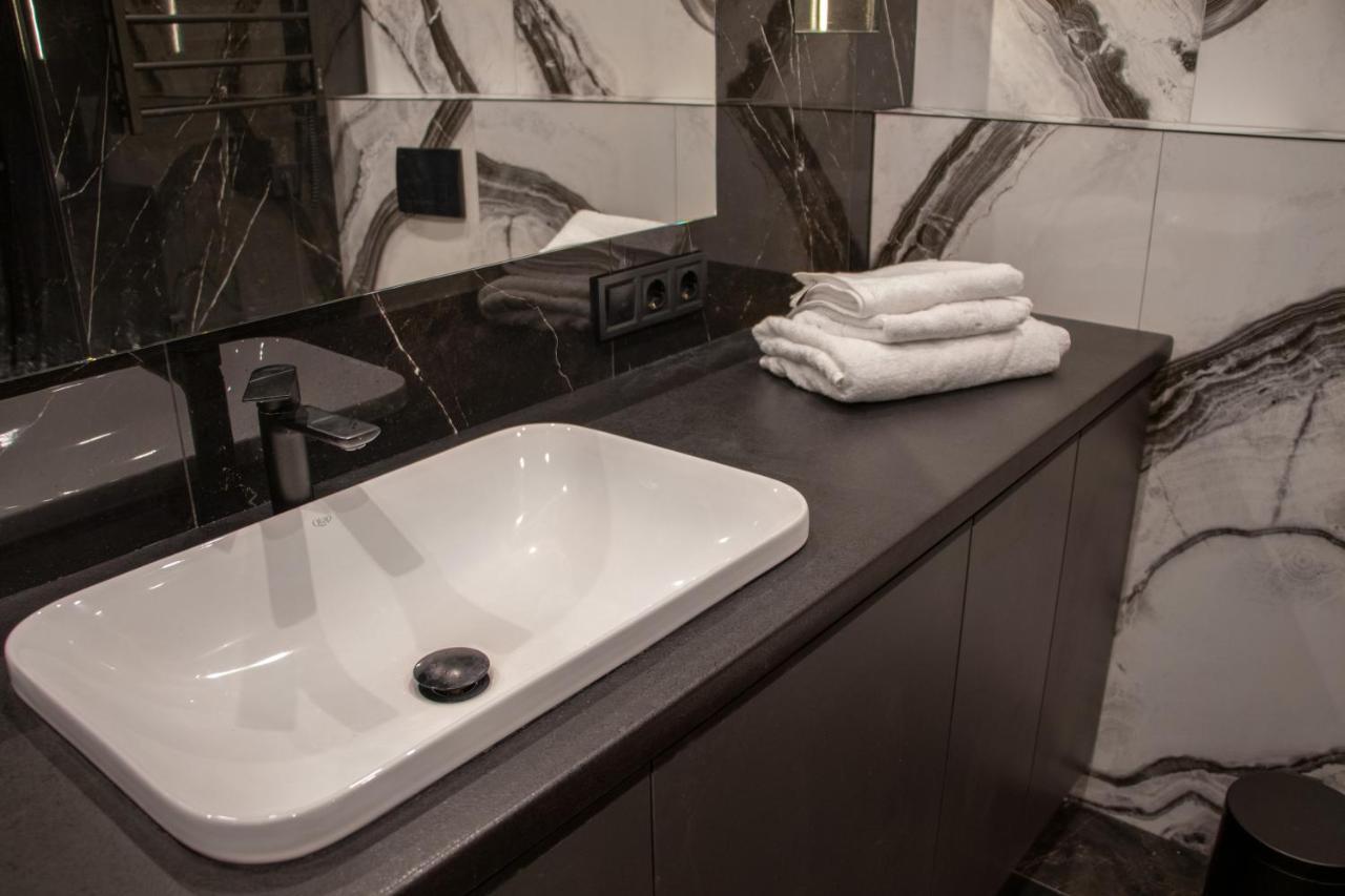 Royal 2 Apartments On Shevchenka 38 Str Lviv Ngoại thất bức ảnh