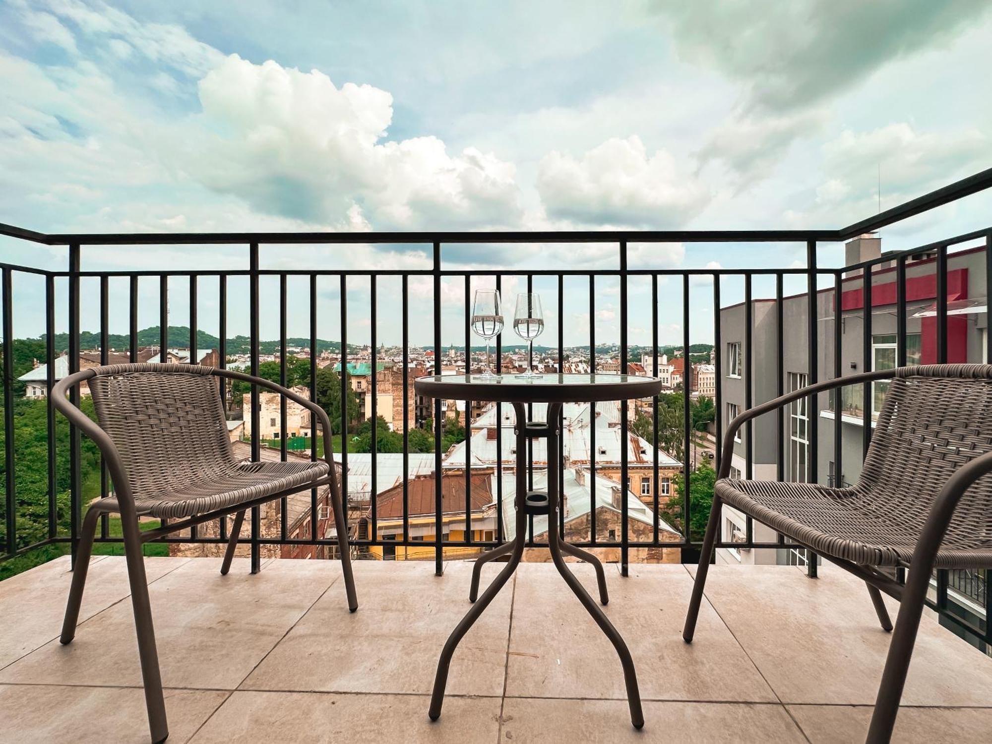 Royal 2 Apartments On Shevchenka 38 Str Lviv Ngoại thất bức ảnh